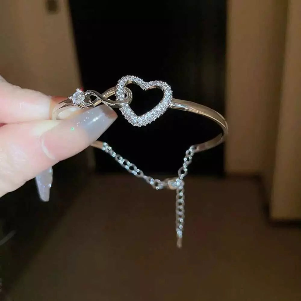 Mom and Daughter - A Link That Can Never Be Undone - Infinity Heart Bracelet